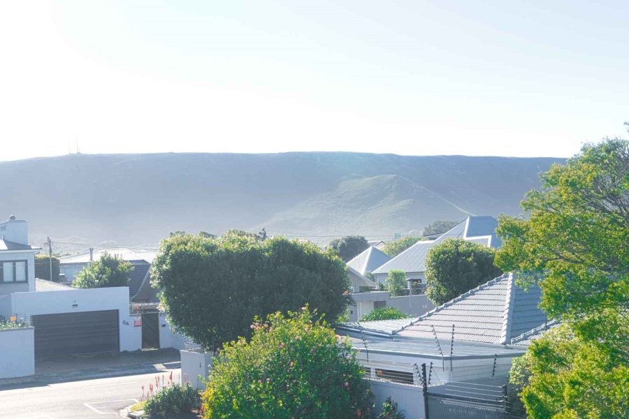 9 Bedroom Property for Sale in Westcliff Western Cape